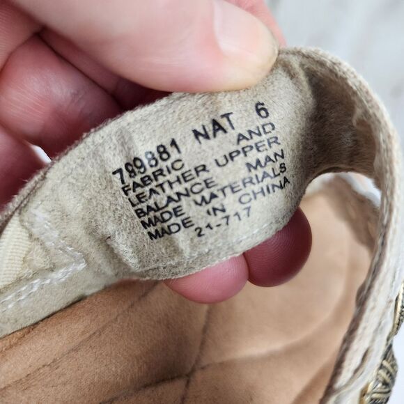 Minnetonka Natural Slide Sandals Size 6 - Picture 8 of 9